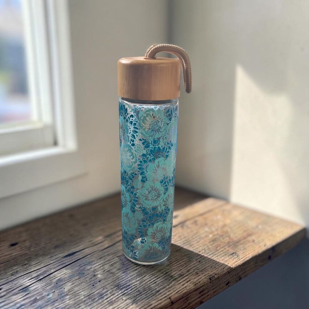The Pioneer Woman Teal Floral 20 OZ Glass Water Bottle Bamboo Lid w/Rope Handle
